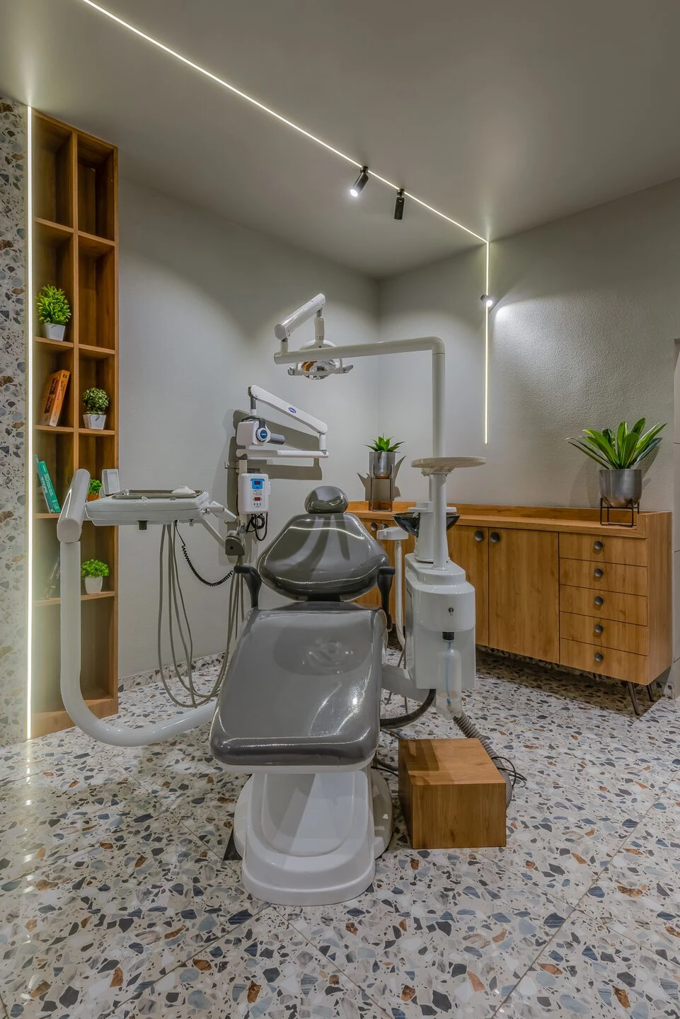 Ekdant 牙科护理诊所丨印度丨devanshi-16