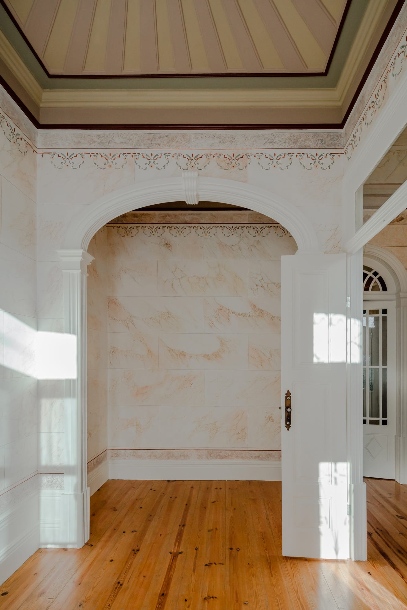 葡萄牙奥瓦城市翻新住宅，内外兼修的现代美学-45