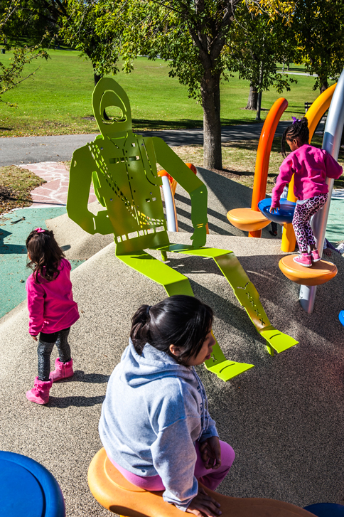 里斯公园“起伏的石头”儿童游乐场-10