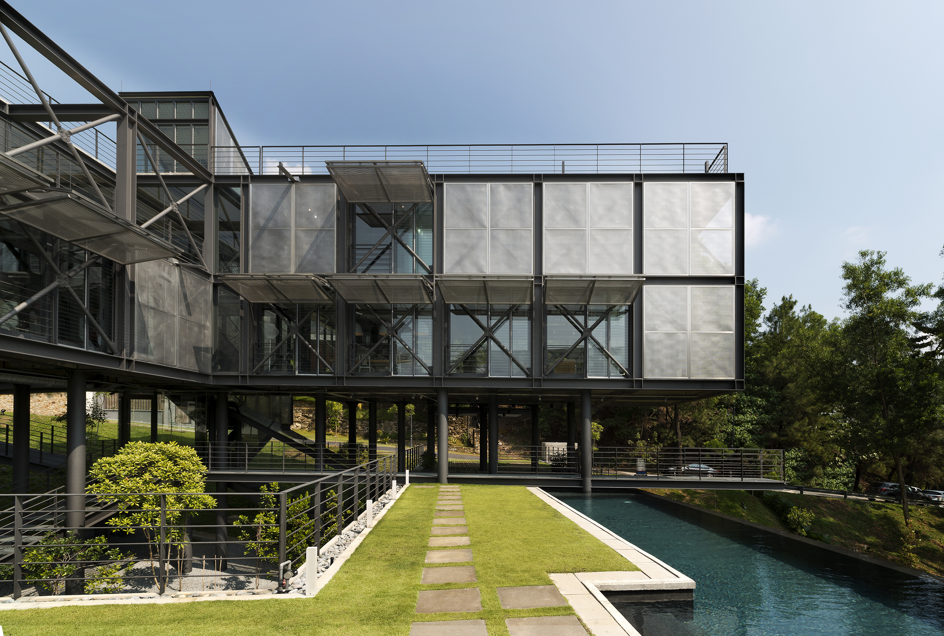 Cantilever House | Design Unit Sdn Bhd-18