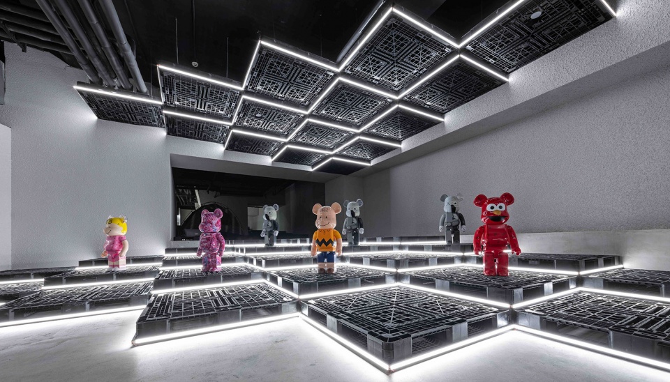 上海"By"商店 | 碎片化空间与艺术展览的完美融合-47