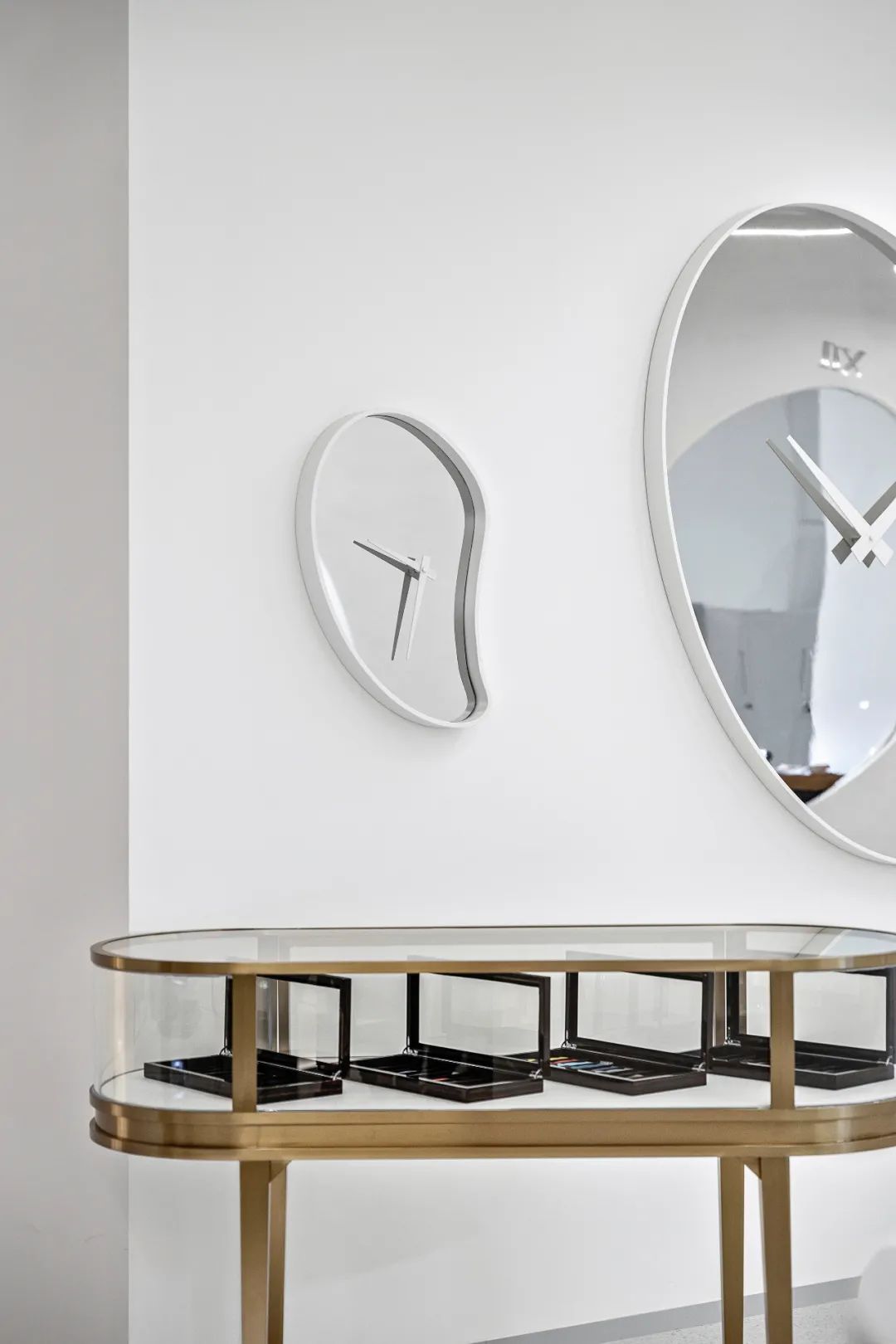 柔软的时间 | R.Pulses Watch Care 腕表维修店的创新设计-15