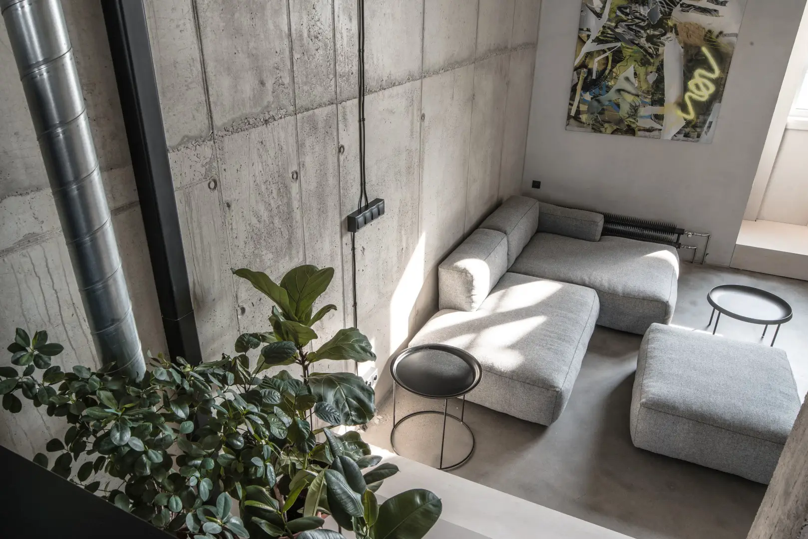 垂直 loft 工业风设计 | 混凝土、木头和金属的完美融合-1