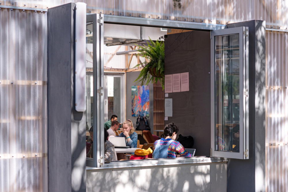 澳大利亚国立大学临时聚会村-25