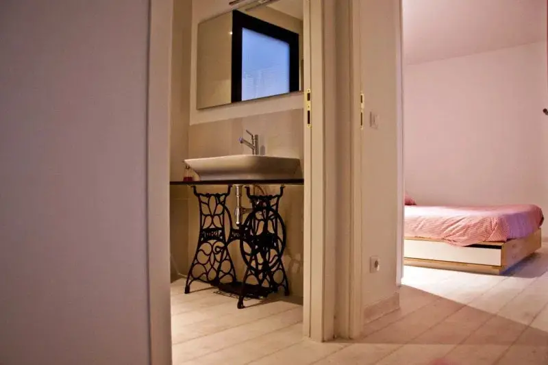 西班牙 Infiniski Menta House | 预制钢结构的诗意建筑-8