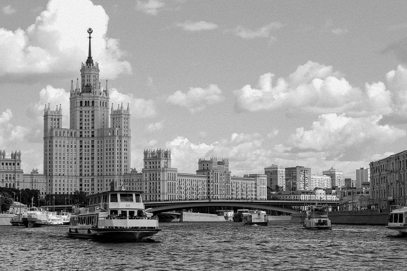 莫斯科 2018 年室内设计案例 | 35mm 镜头下的极简风格-0