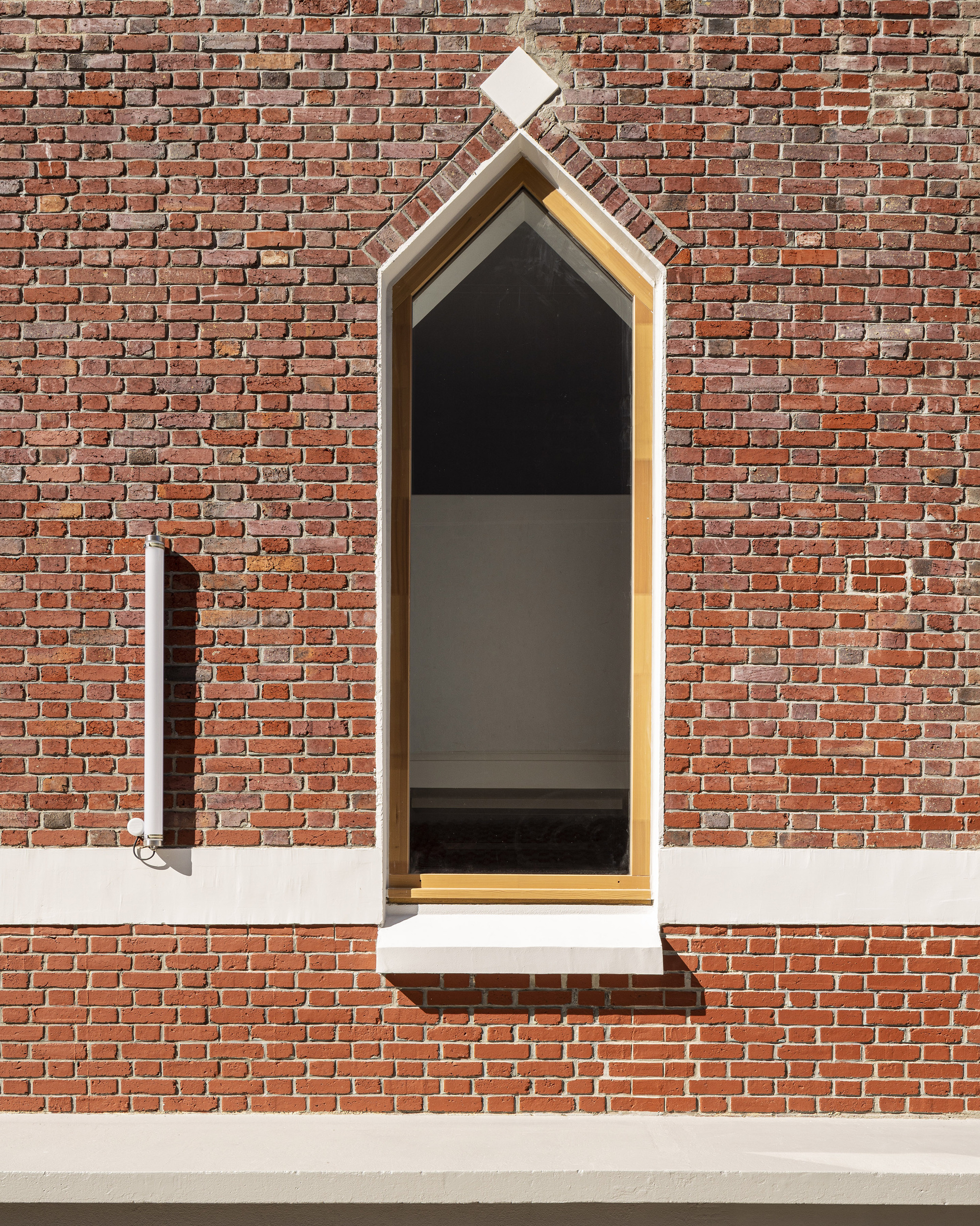 From Old Chapel to Thrift Shop and Social Housing / Tectône-35