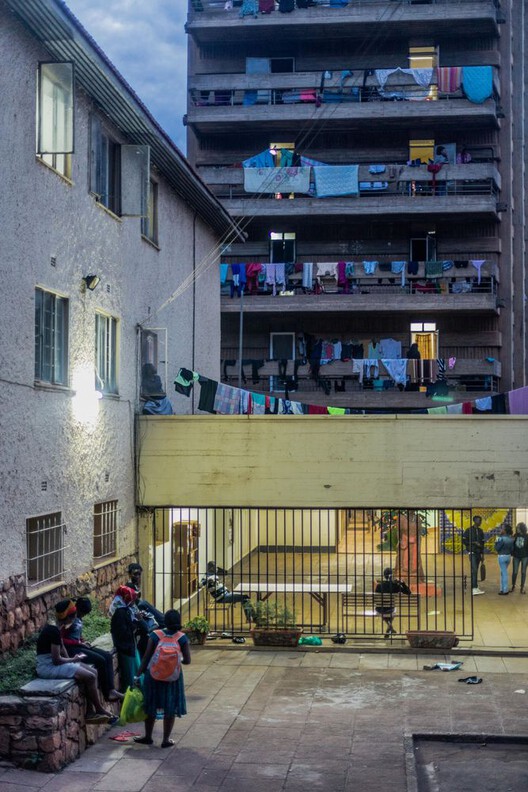 L 大厦或L 建筑物丨乌干达丨Adengo Architecture-17