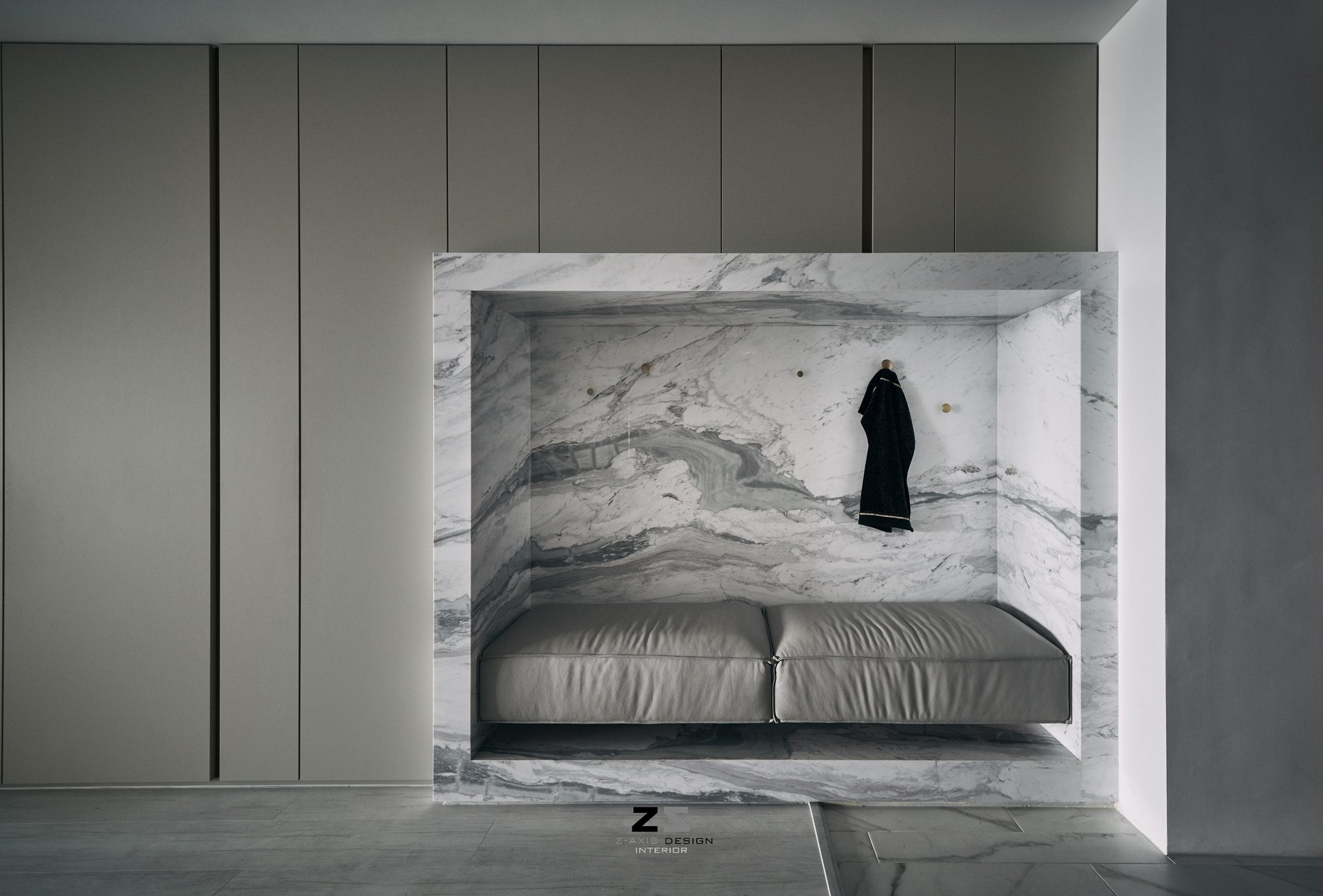 台中 L 宅 | 灰色调 Z 轴空间设计，双向沙发打造趣味动线-9