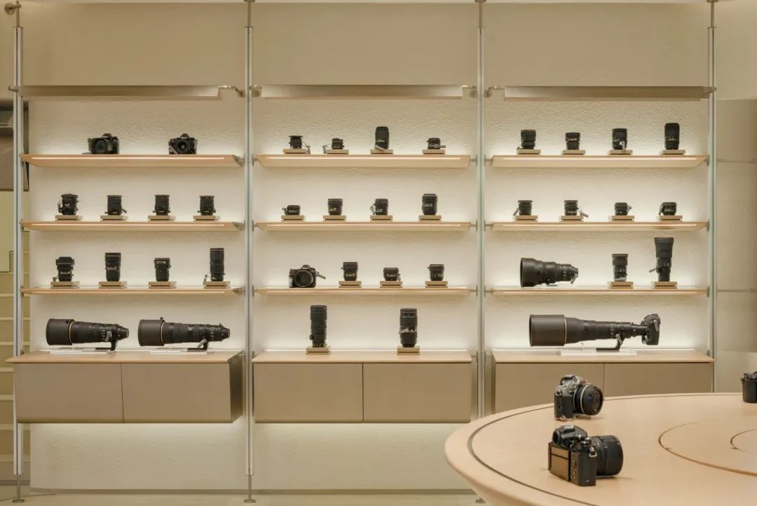CapturingLight:NikonStorebyStudioIllumine一昱以光筑影,塑造尼康品牌空间-12