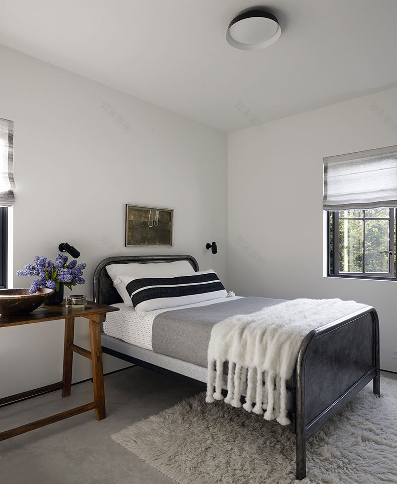 黑白对比的神秘 Hamptons 之家-12