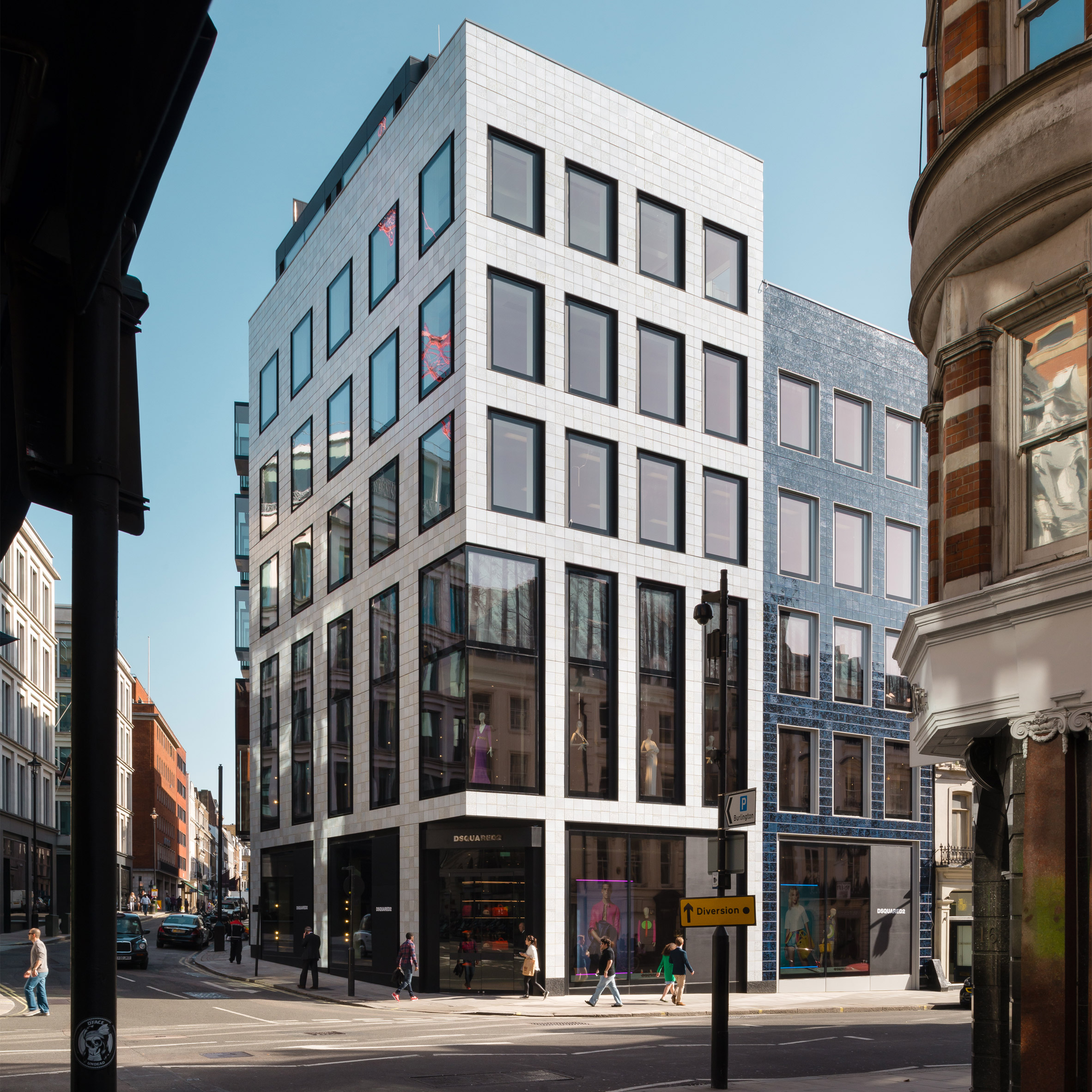 由 EPR 建筑师事务所设计的萨维尔街办公楼覆盖着手绘釉面瓷砖-0