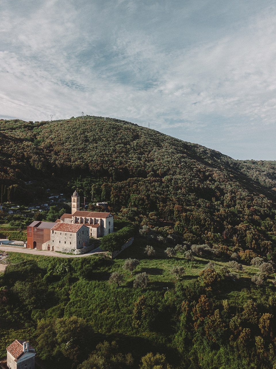 科西嘉岛修道院改造 | 历史与现代的完美融合-9