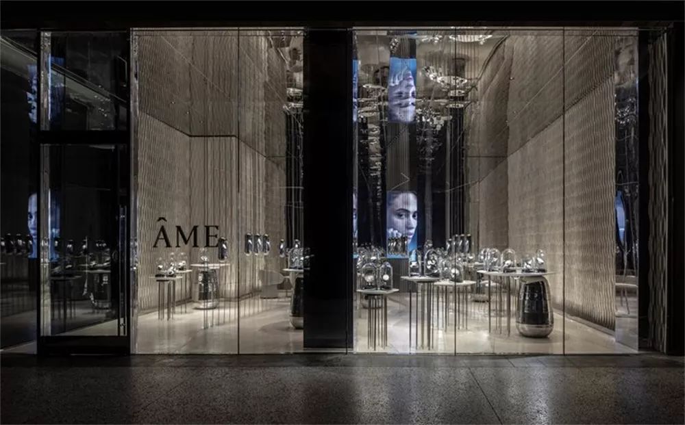 打破传统,感官体验的珠宝旗舰店设计-1