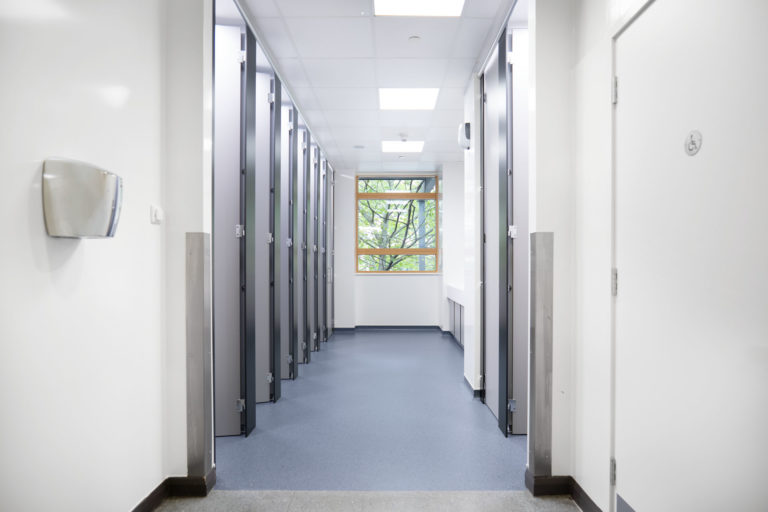 Rokeby学校洗手间翻新项目丨Envoplan-24