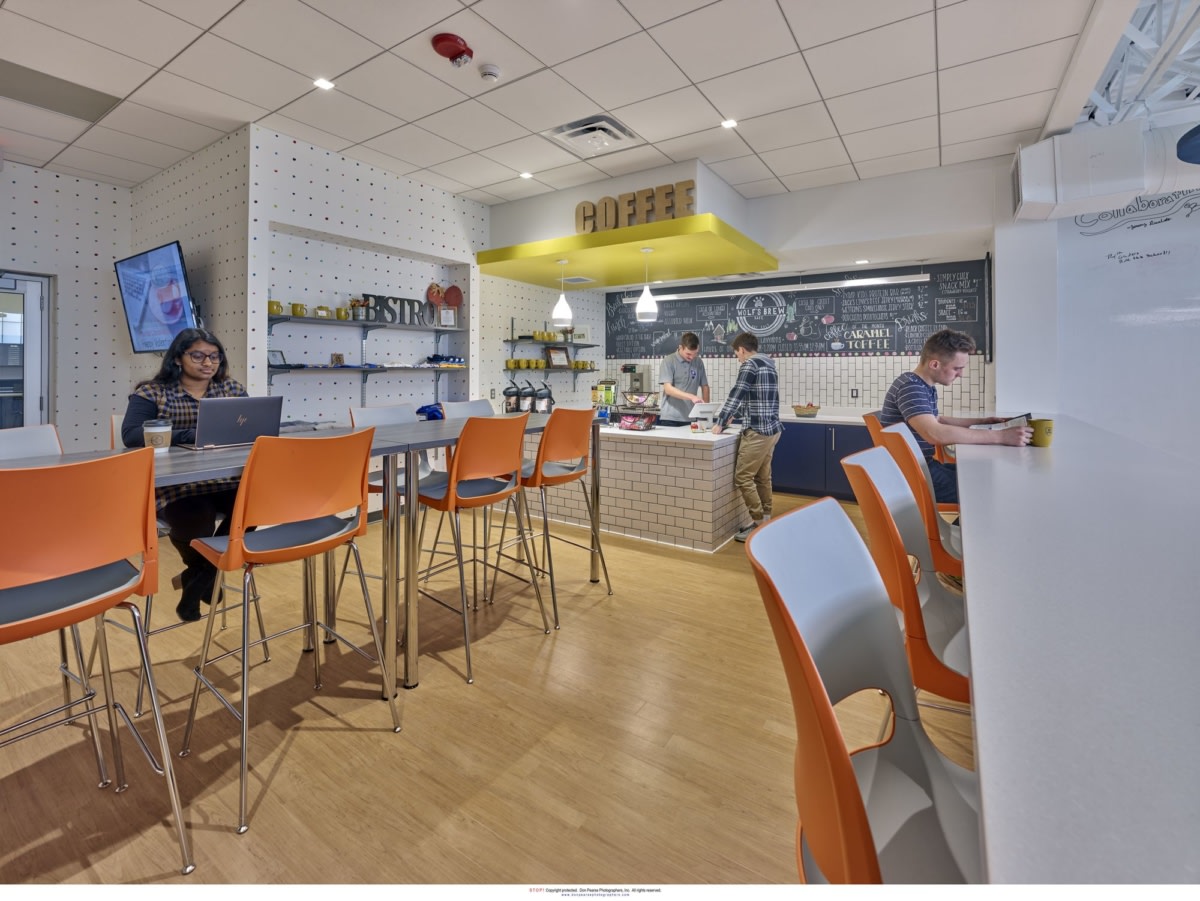 Avon Grove Charter School Collaboratory | 灵活教学空间的新典范-17