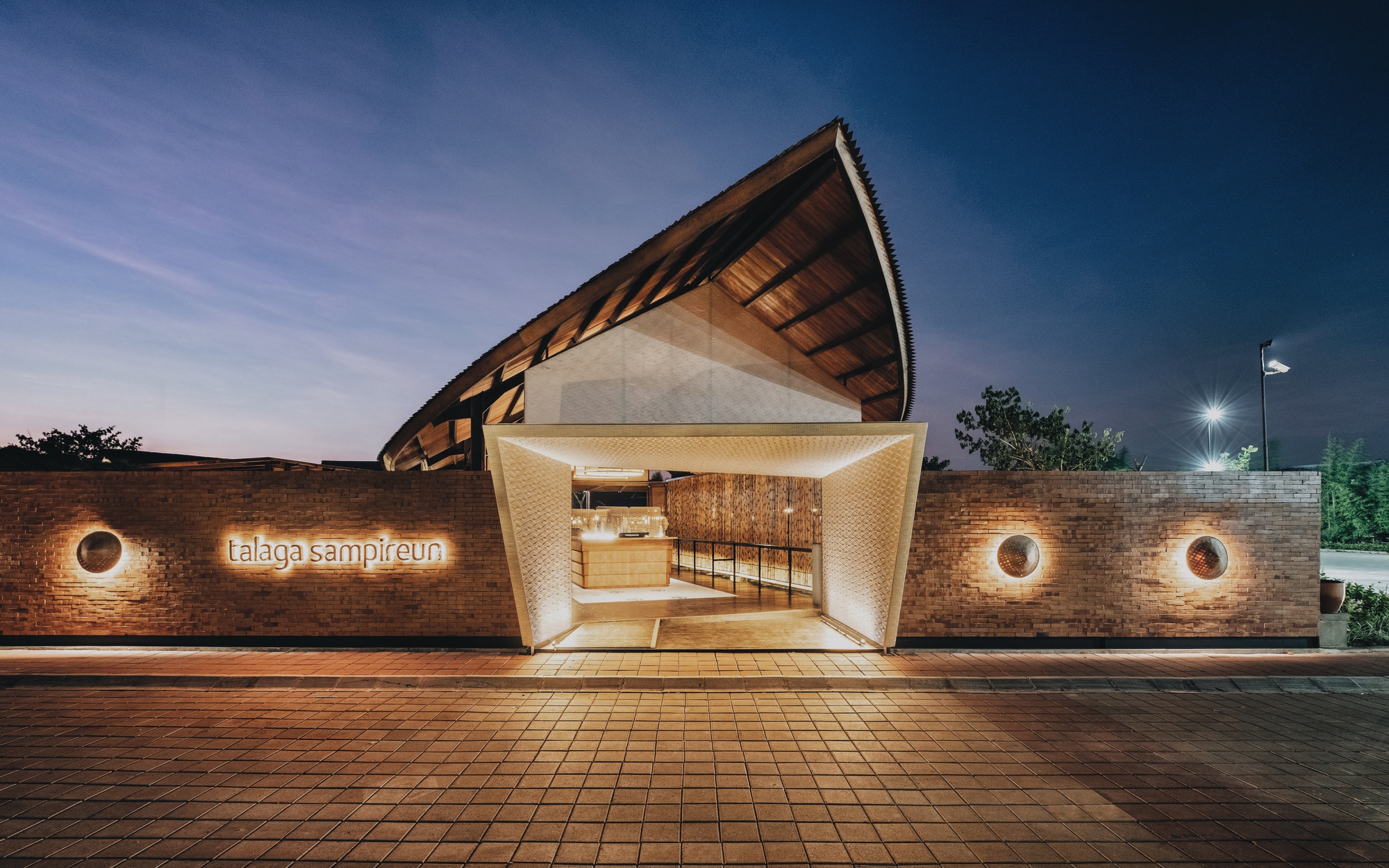 塔拉加桑皮伦亭阁丨印度丨Seniman Ruang-40