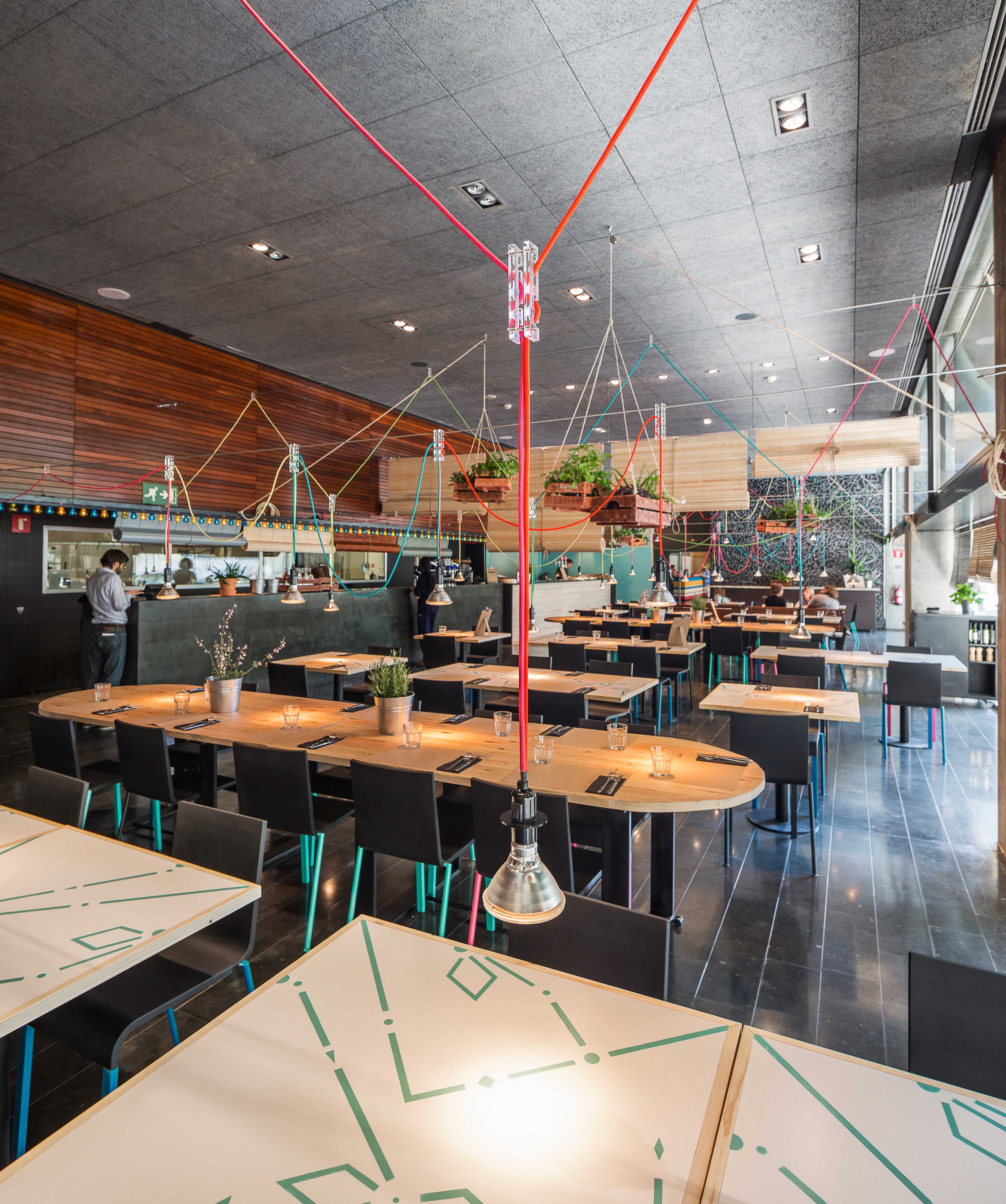 巴塞罗那 L'Actiu 餐厅——低成本改造的典范-6