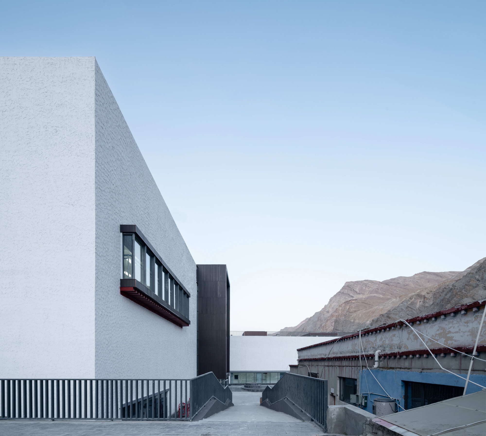 洛扎县中学多功能艺术中心丨中国山南丨深圳华汇设计,Das Design,万宇工程设计拉萨分公司-13