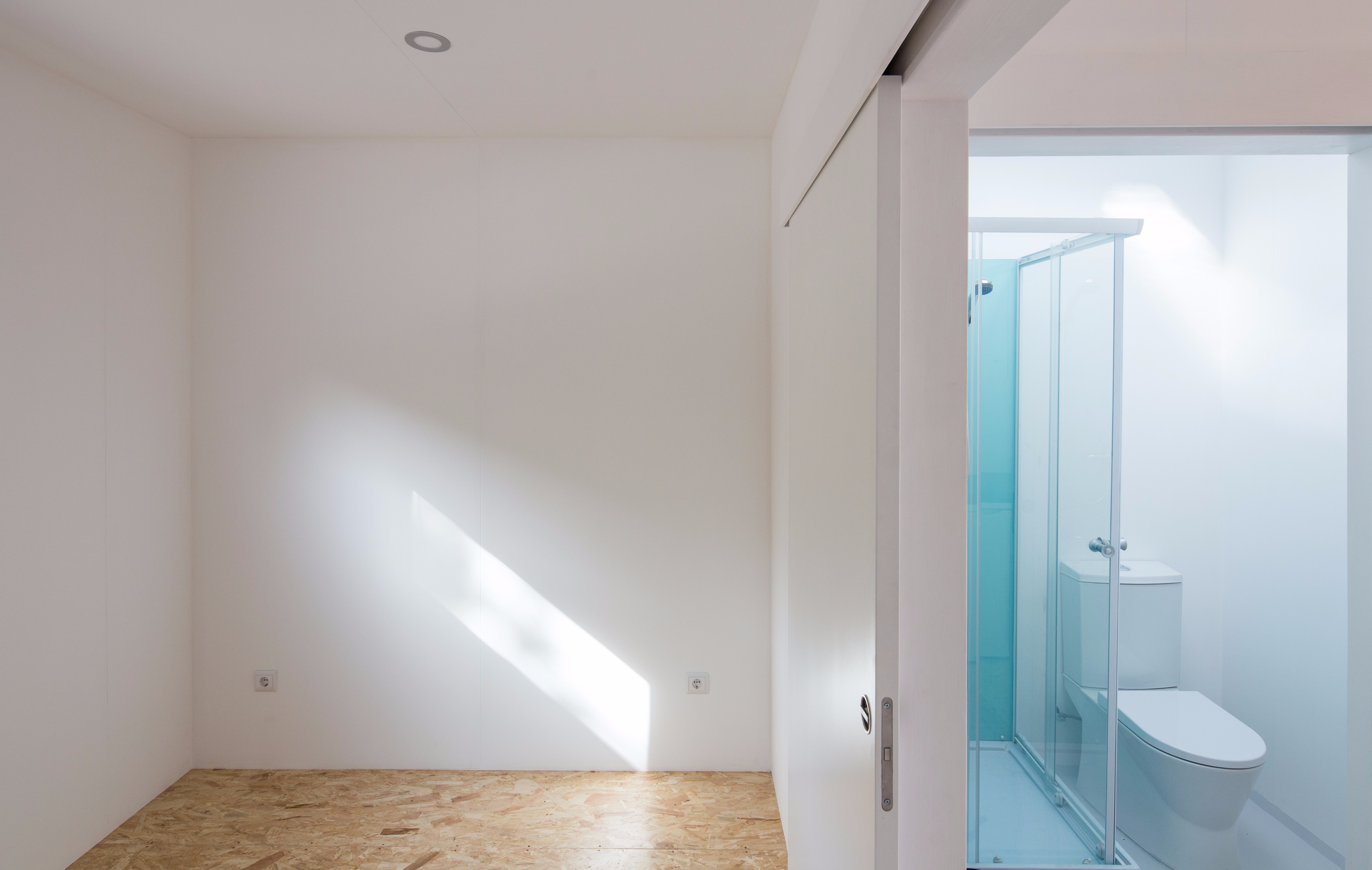 葡萄牙木质模块化“树屋”营地-6