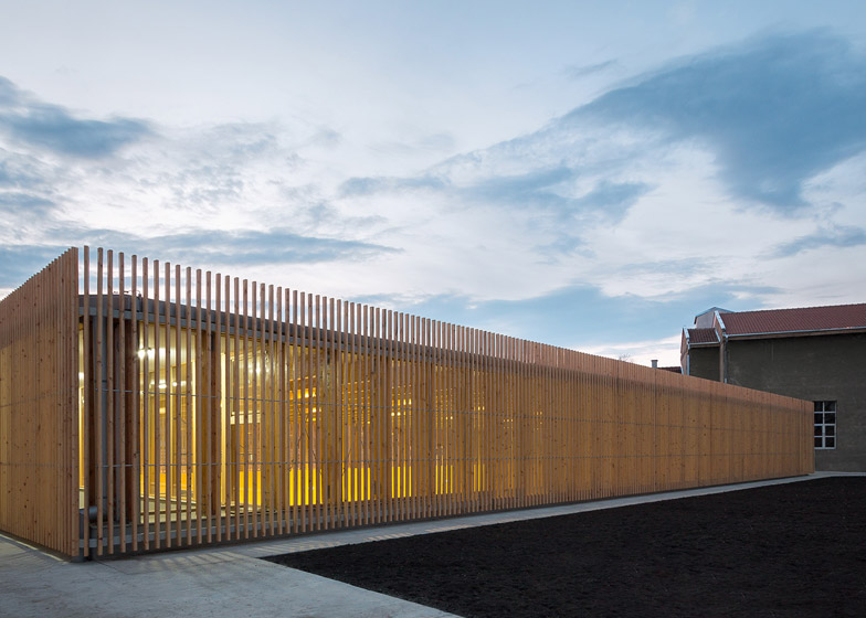 奥布雷诺瓦茨学校防水膜体育馆建设丨建筑师约万·米特罗维奇及其项目团队-5