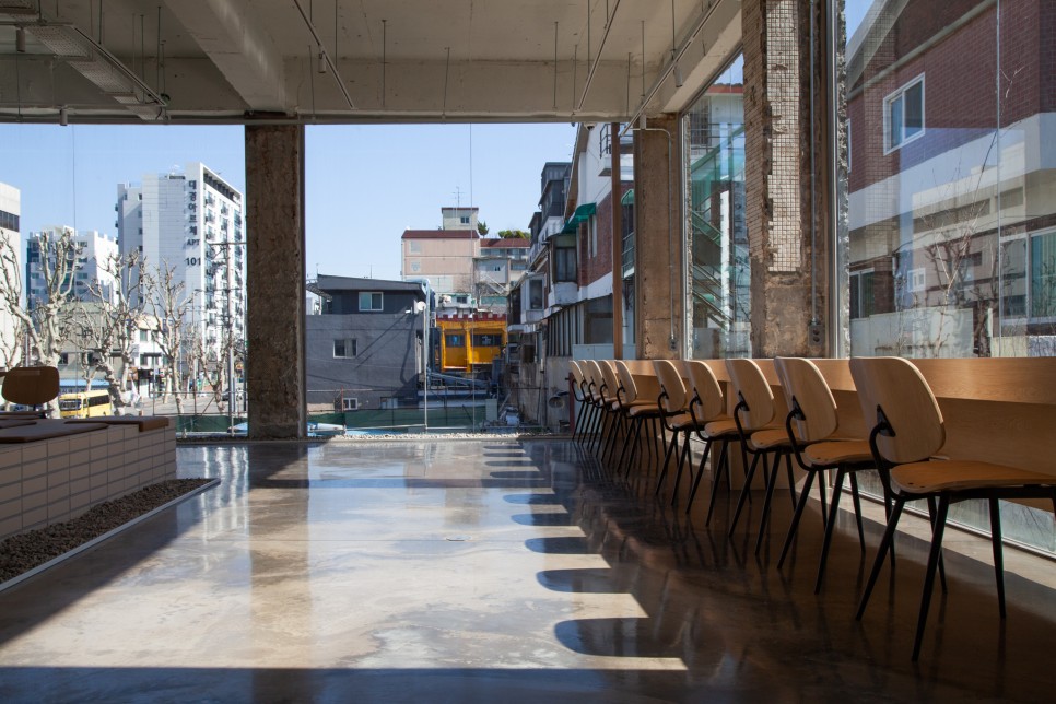 现代工业风 | 300 平米大型咖啡厅设计-9