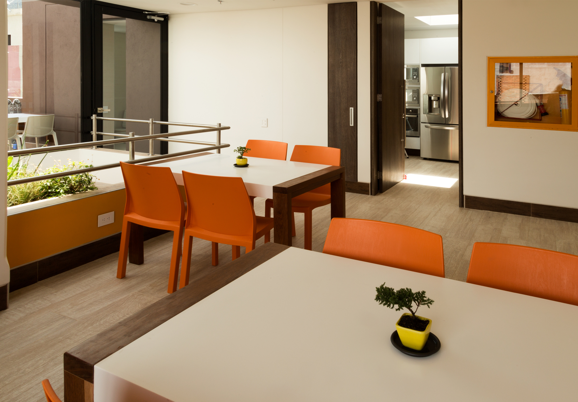 HG 老年之家丨哥伦比亚丨R+B Diseño Experimental-17