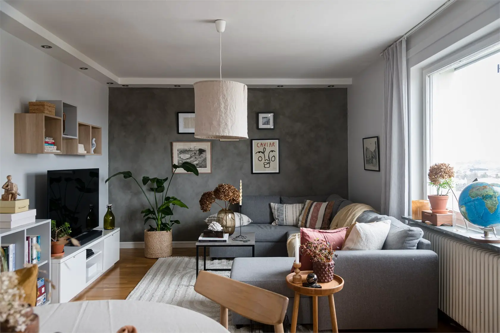 瑞典湖景公寓 | 灰色优雅与自然和谐共生-3