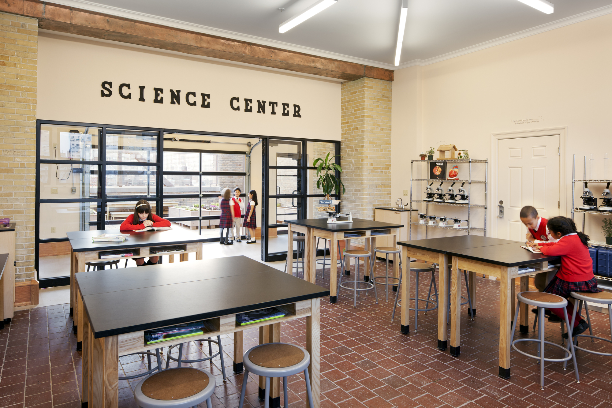 Saint Stephen of Hungary School / HMA2 architects-13