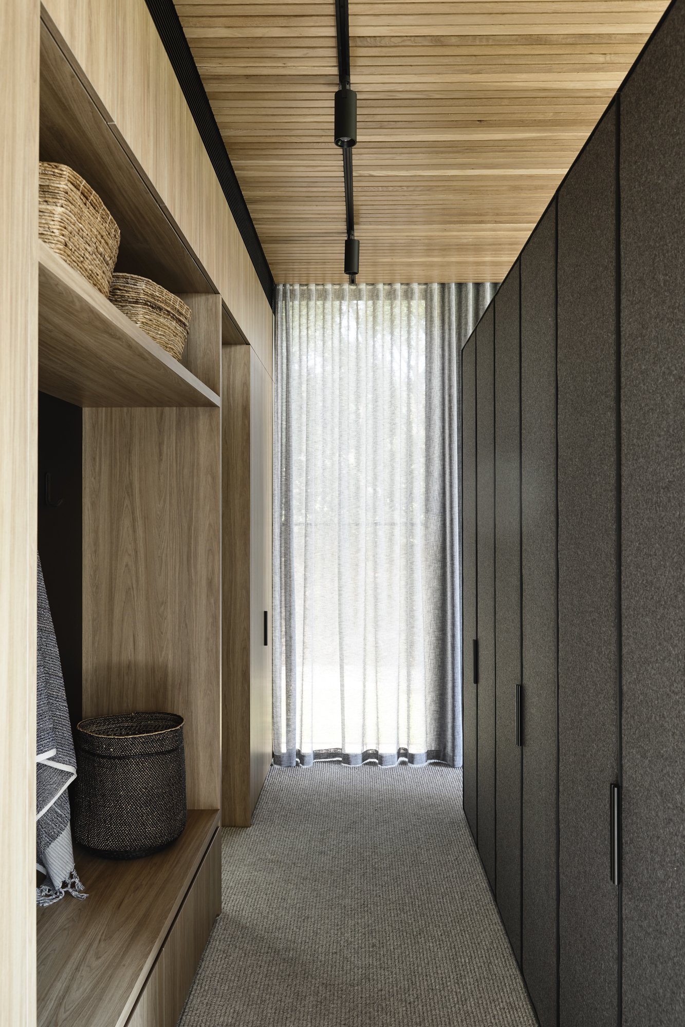 主岭别墅（注：House也可根据实际情况译为住宅府邸等，这里别墅较常用） -61