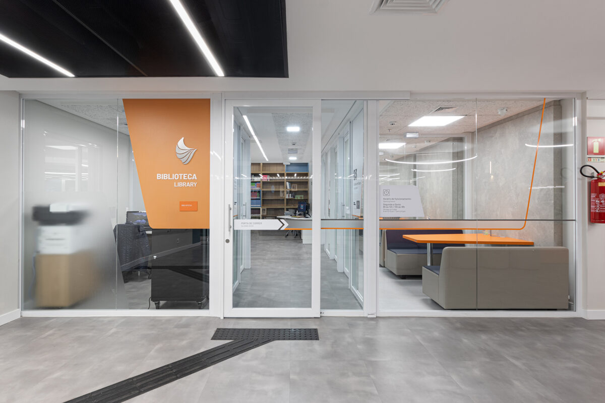 Moinhos de Vento School of Health Sciences - /STUDIOMDA - Wayfinding Design-2