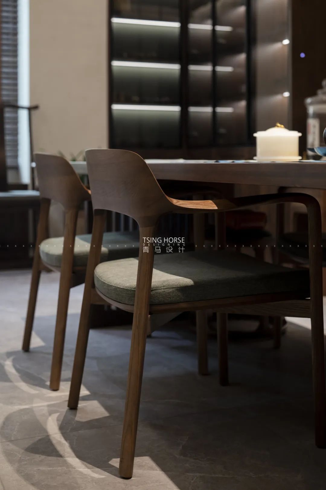 曲江名城440㎡去风格化设计丨青马设计-38