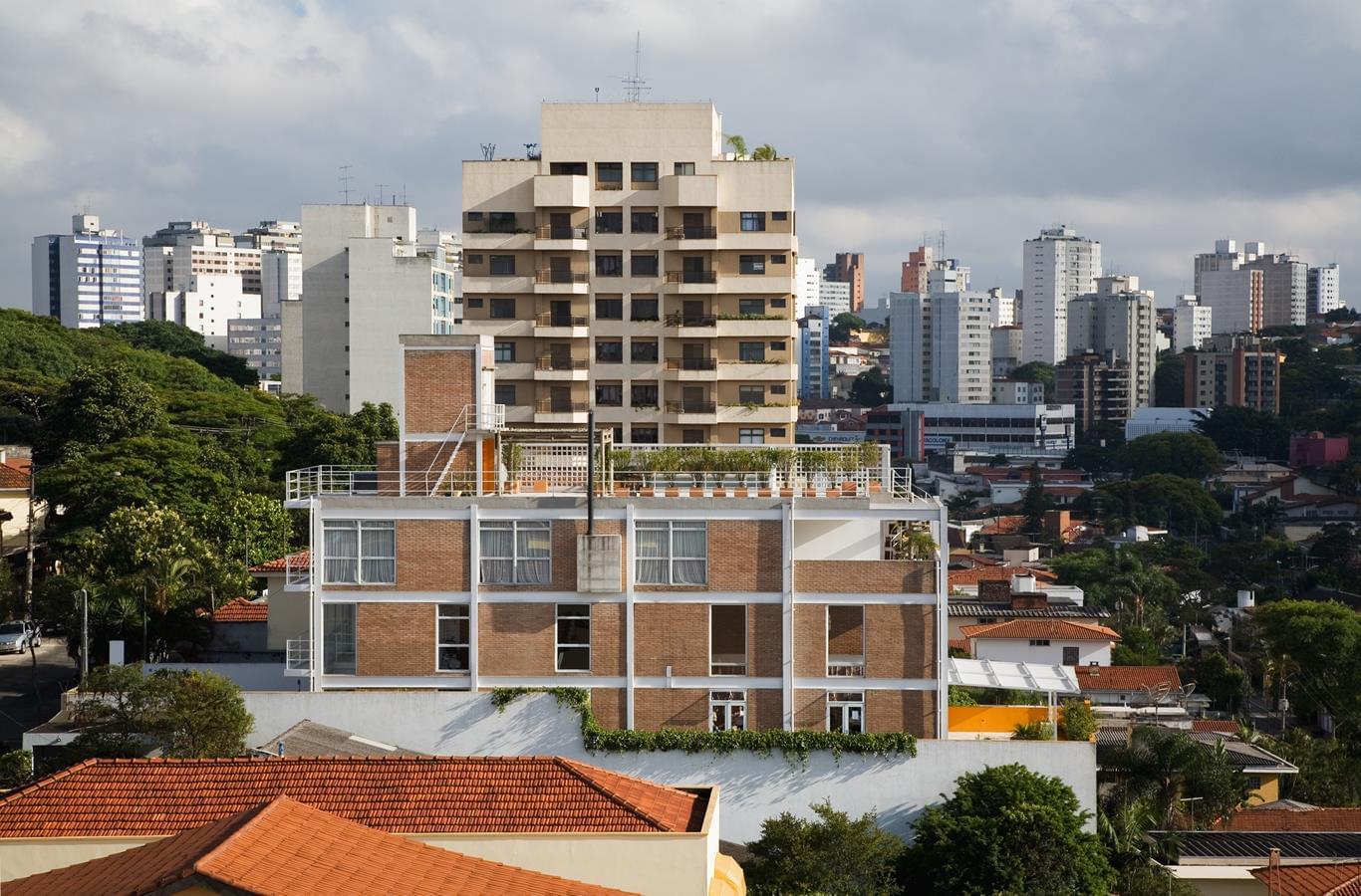 巴西精英建筑师协会的环保瑜伽学校设计-3