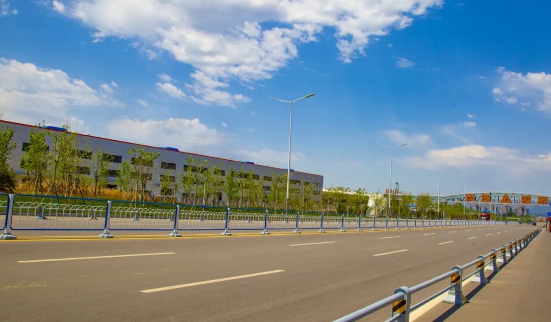 华建铝业五分厂生活区第一座职工公寓楼封顶-37