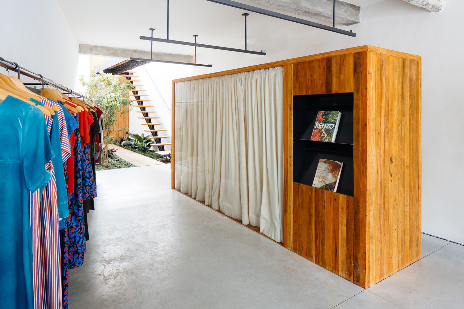 巴西圣保罗 Acolá 精品女装店  Vão Arquitetura-15