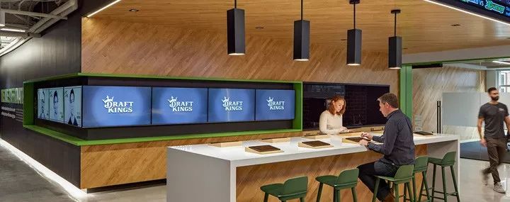 波士顿 DraftKings 梦幻体育博彩总部,活力四溢的现代办公空间-16