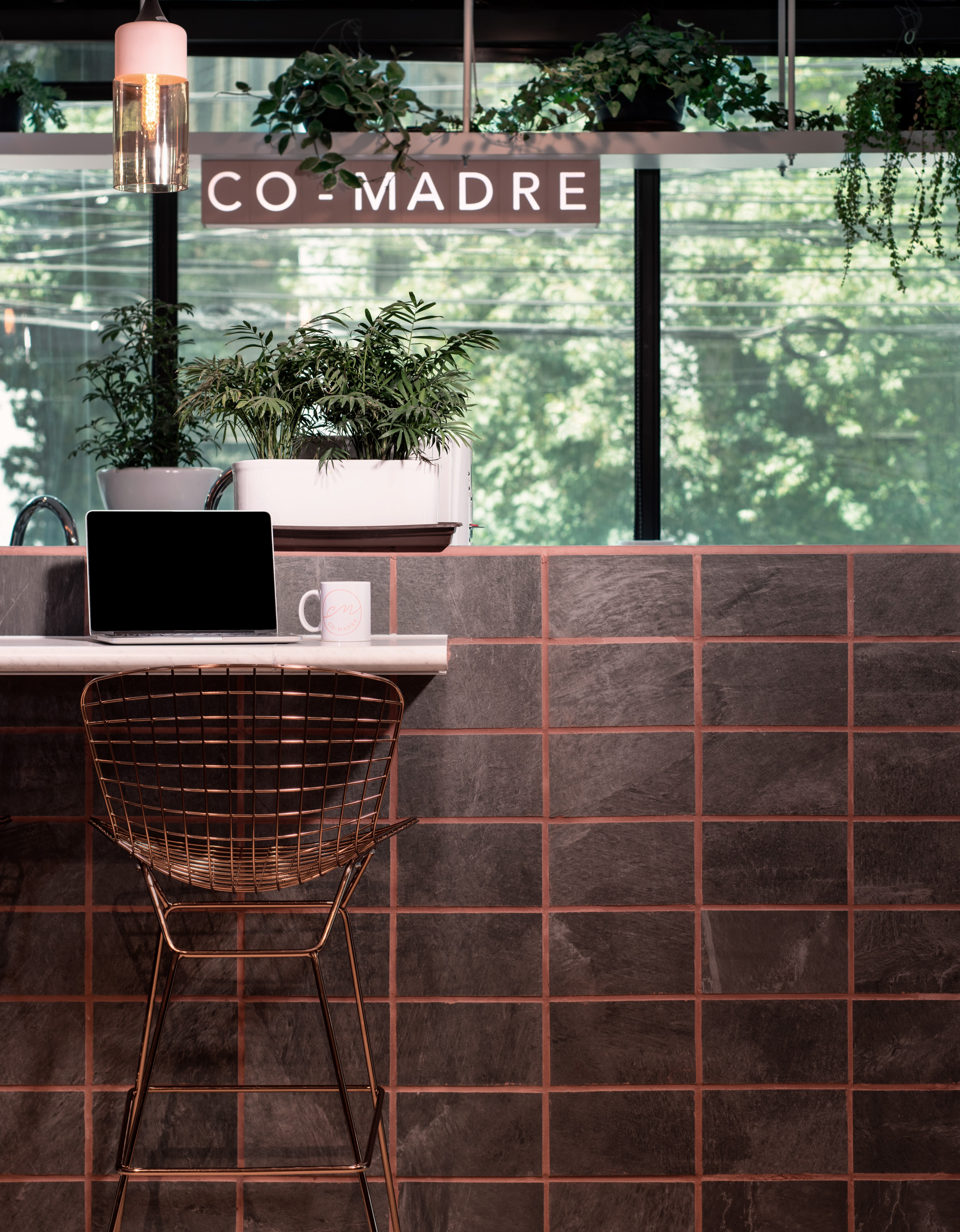 科玛德雷——右手室内装饰公司（这里假设Diestra Interiorismo是一个室内装饰相关公司名称，Diestra本意为右手的 ，Interiorismo意为室内装饰；Co Madre暂音译 ，因为缺乏相关行业专业对应信息，如果有更具体语境，翻译可能更精准） -7