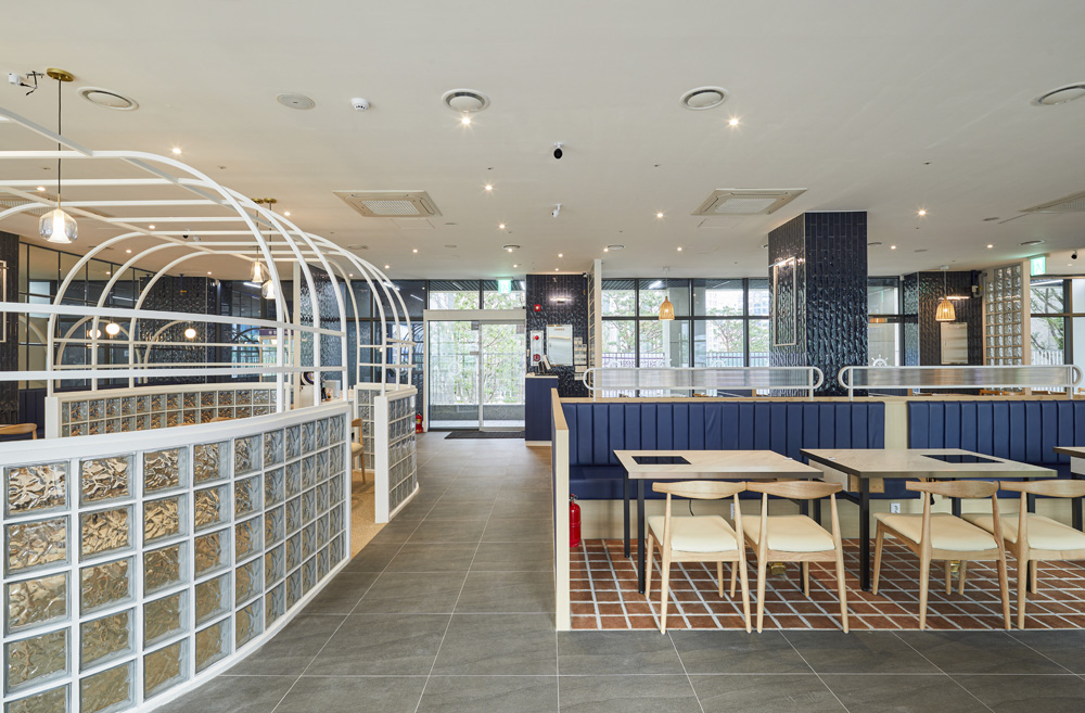 现代简约的海鲜烧烤店设计-12