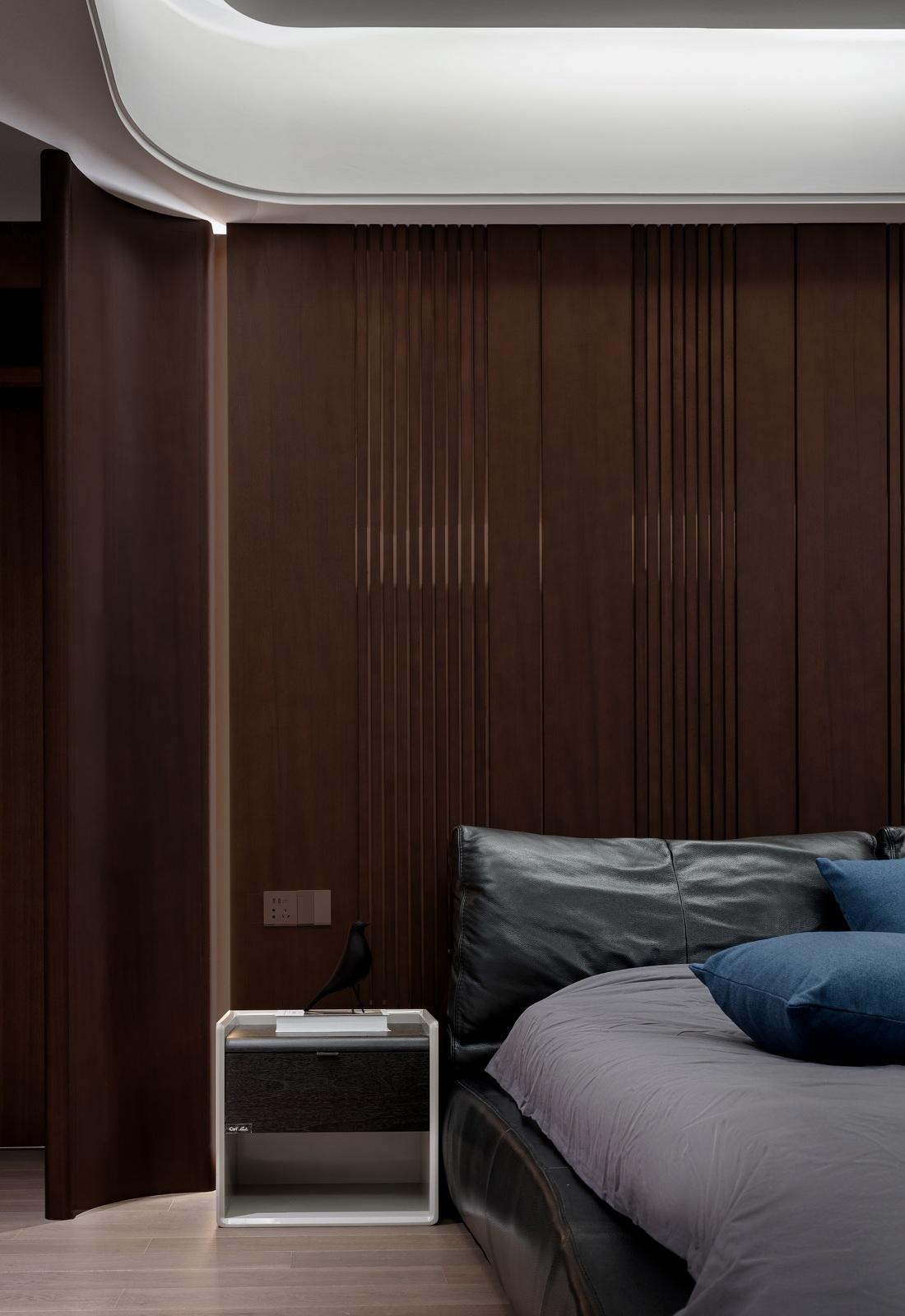 超大户型三代同堂的意式极简奢华设计-33