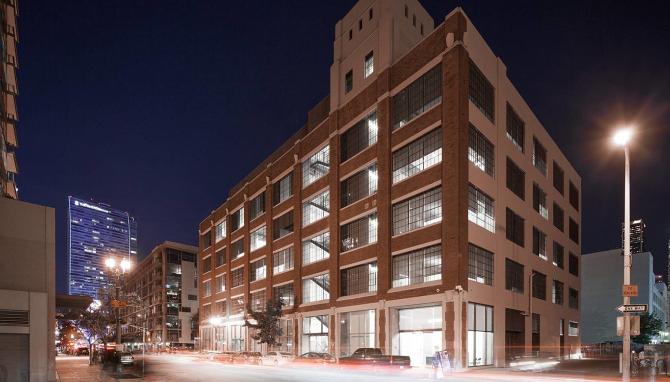 戴斯蒙德（The Desmond） - SOM-0