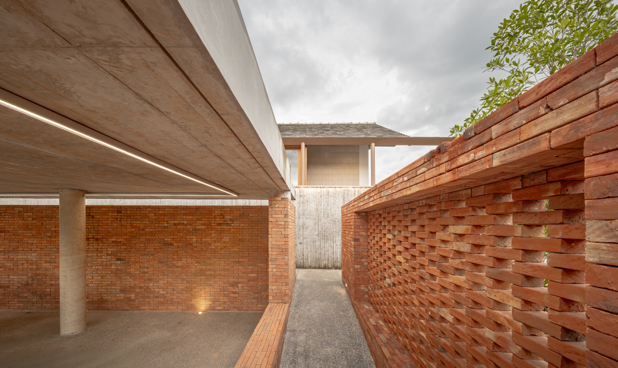 班苏德塞恩苏克（注：这是音译，Baan常见有村、屋等含义，SudSaenSuk可能是特定名称） 丨泰国清莱丨BodinChapa Architects-35