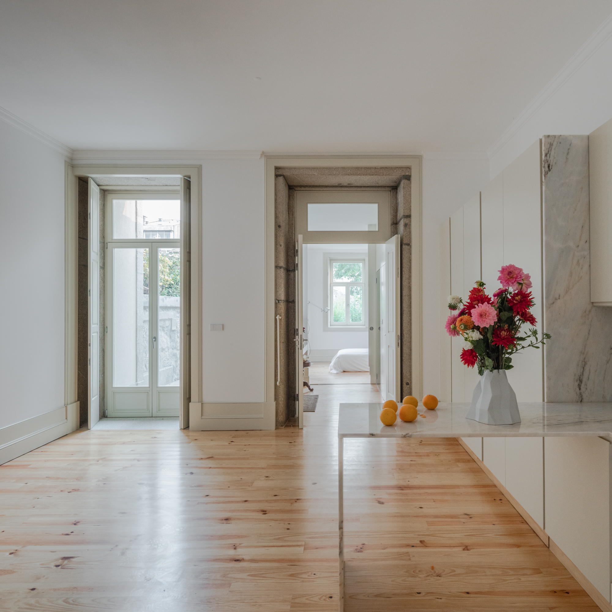 葡萄牙波尔图极简主义住宅设计 | Rua da Boavista 公寓改造-13