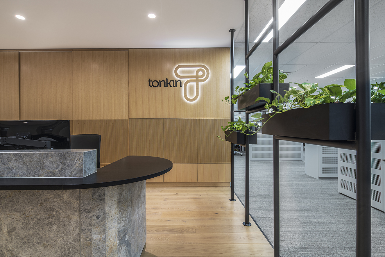 温馨居家风格,突显曲线与自然元素,打造协作办公空间-20