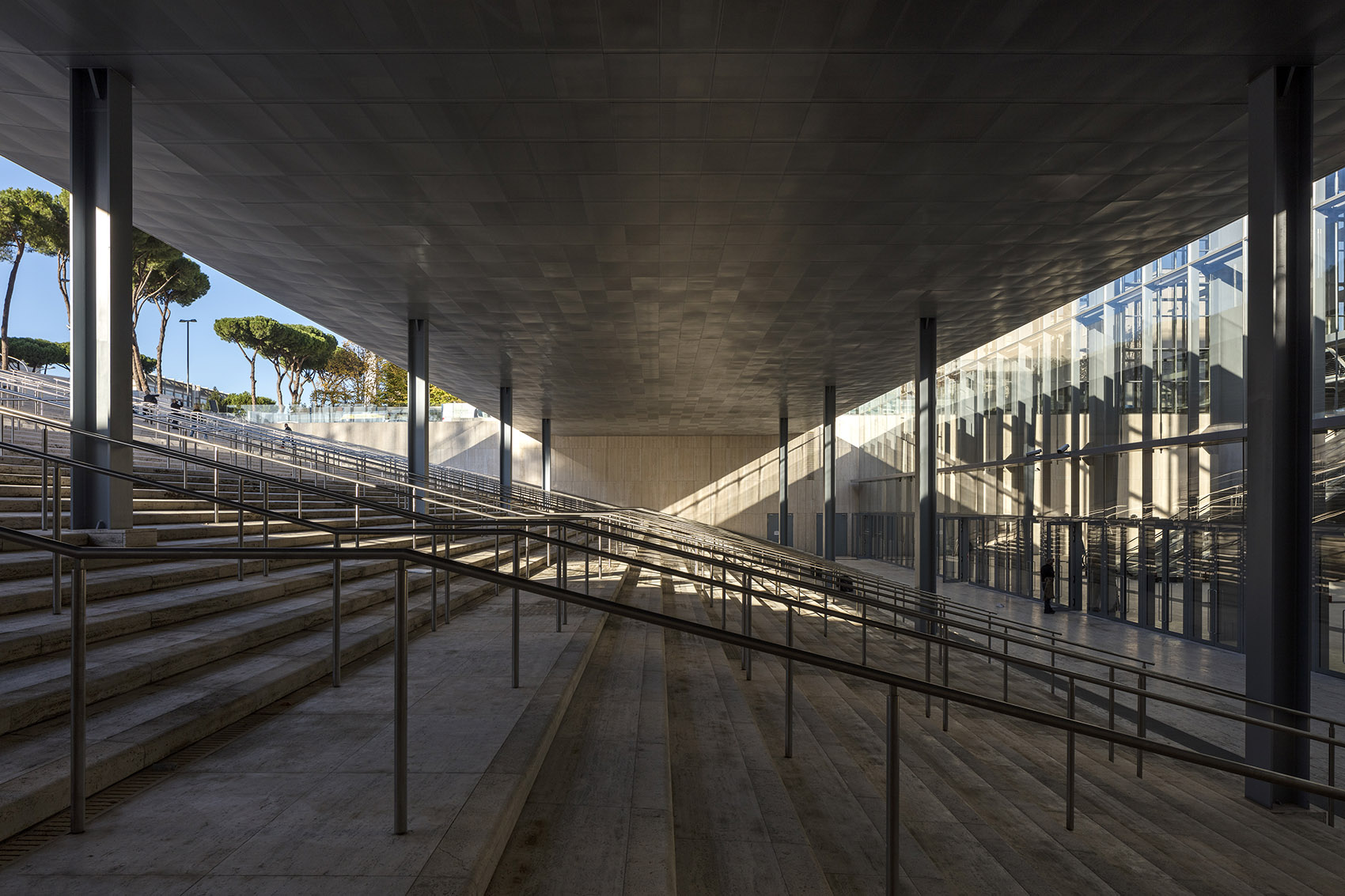 新罗马EUR会议中心和酒店 & “云” / FUKSAS-22