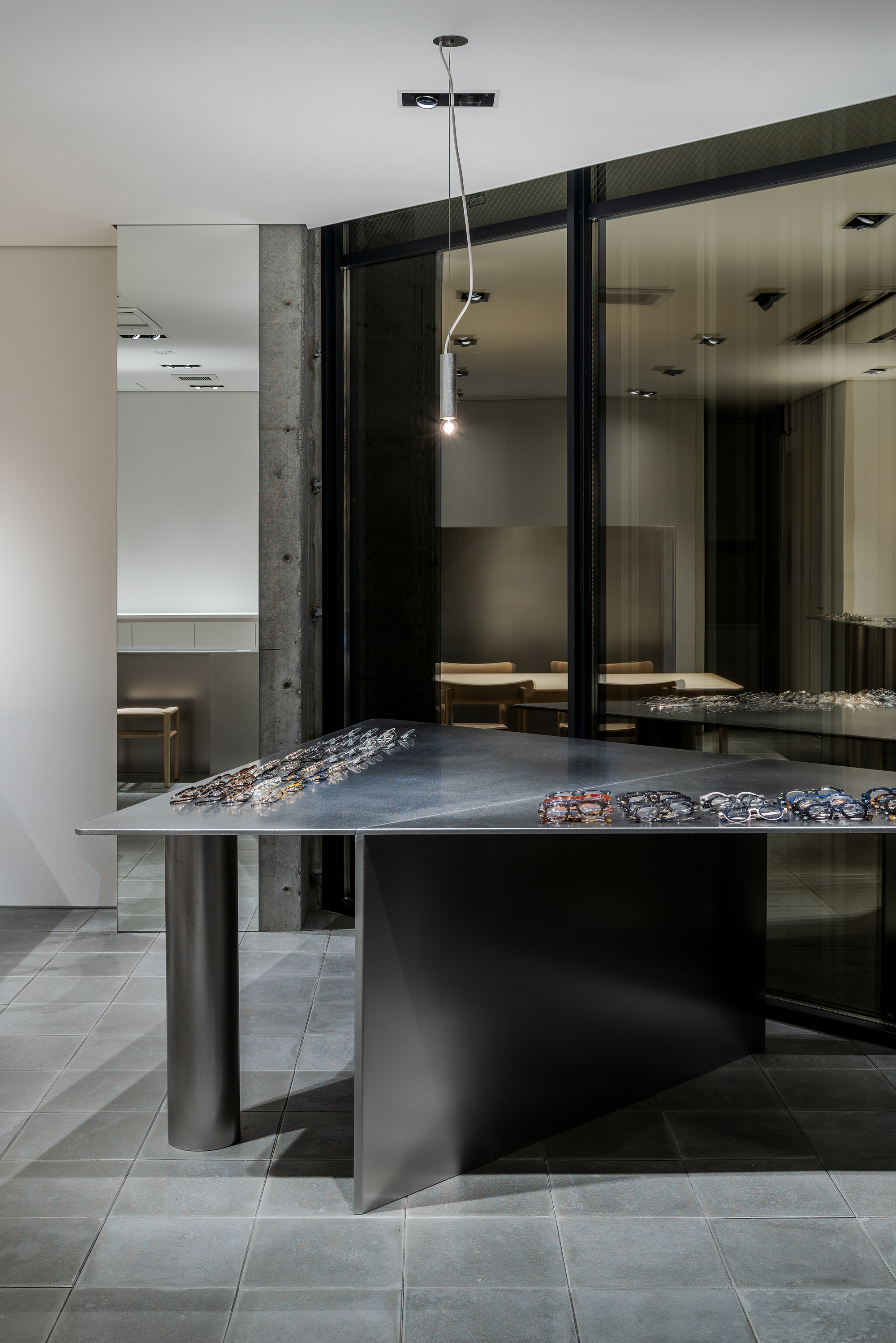 芦屋眼镜店（注：ASHIYA常见为日本地名芦屋，这里按一般情况推测为芦屋的眼镜店，若有特殊背景信息，可根据实际情况调整） 丨日本兵库丨RID Co.,Ltd.-27