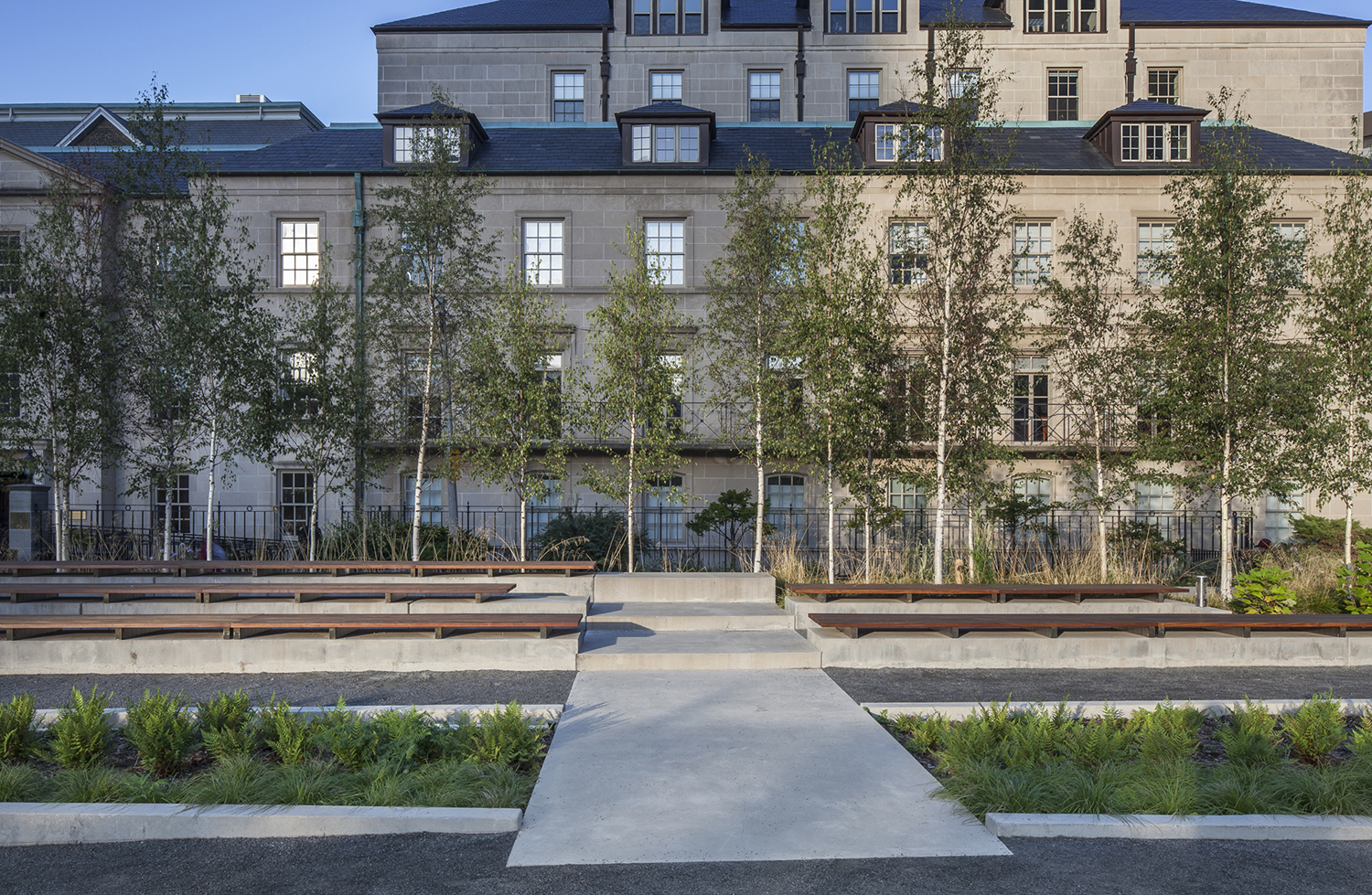 多伦多 Nathan Phillips Square 更新 · 现代公共空间的典范-21