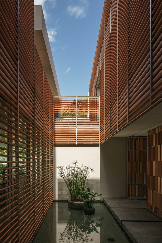 迈阿密拉丁风格住宅，融入传统元素的现代设计-53