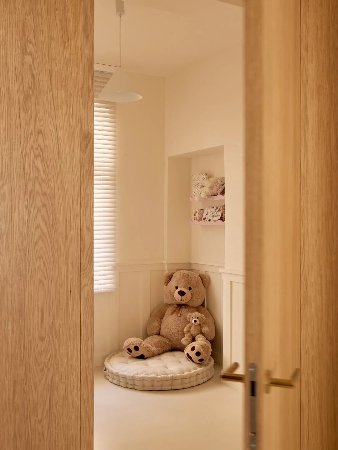 一位女子晒出75㎡的小家，仅凭一个厨房而走红，网友：太有审美了！_20250915-21