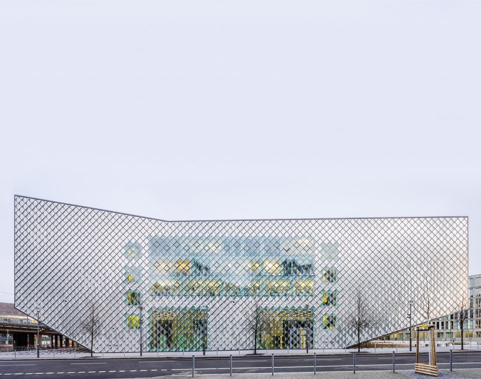 柏林“未来之家” | 低能耗、丰富公共空间的设计典范-8