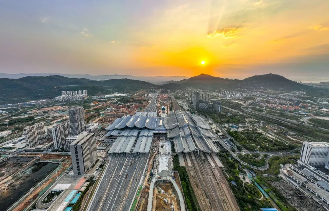 国内在建最大波浪形站房外立面亮相-2